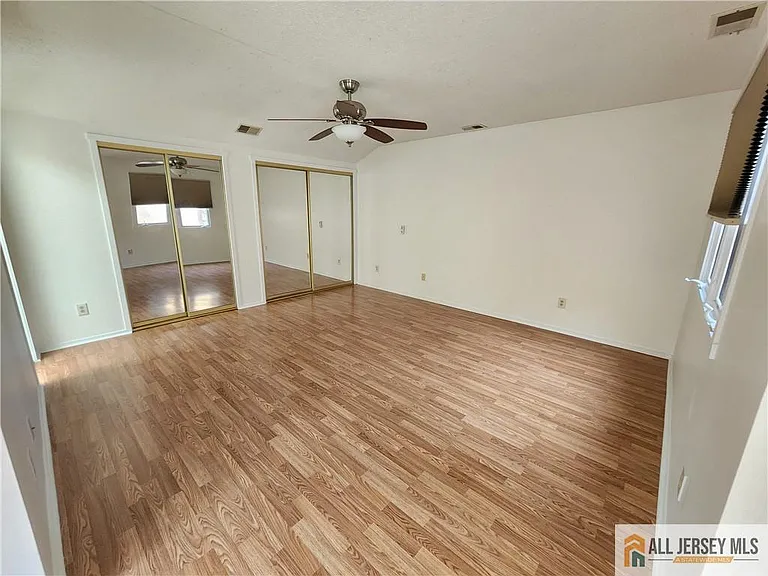 254 Sayre Dr — Photo 15