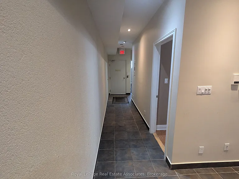 48 Mississauga Rd N #4 — Photo 18