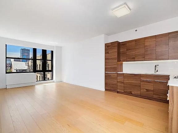 3rd image of 171 Suffolk St #7C