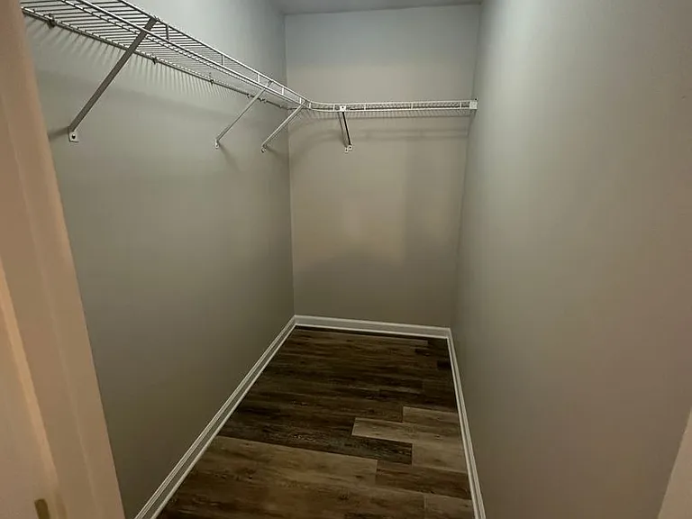 1130 Sloan St — Photo 13