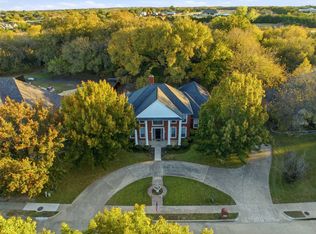 1860 Plum Creek Dr, Midlothian, TX 76065