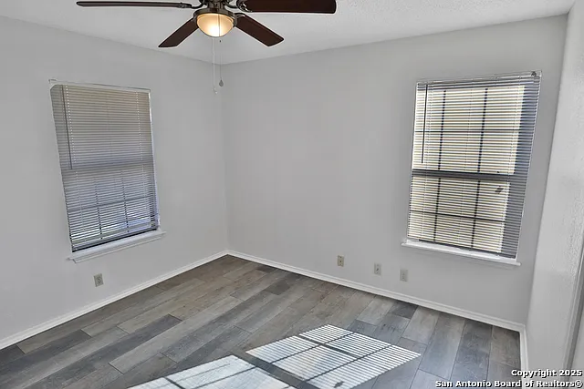 215 Birchwood Dr — Photo 10