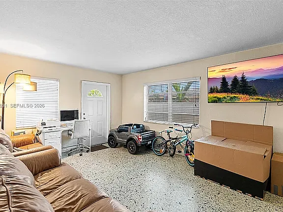 Building Photo - 911 NW 22nd Pl