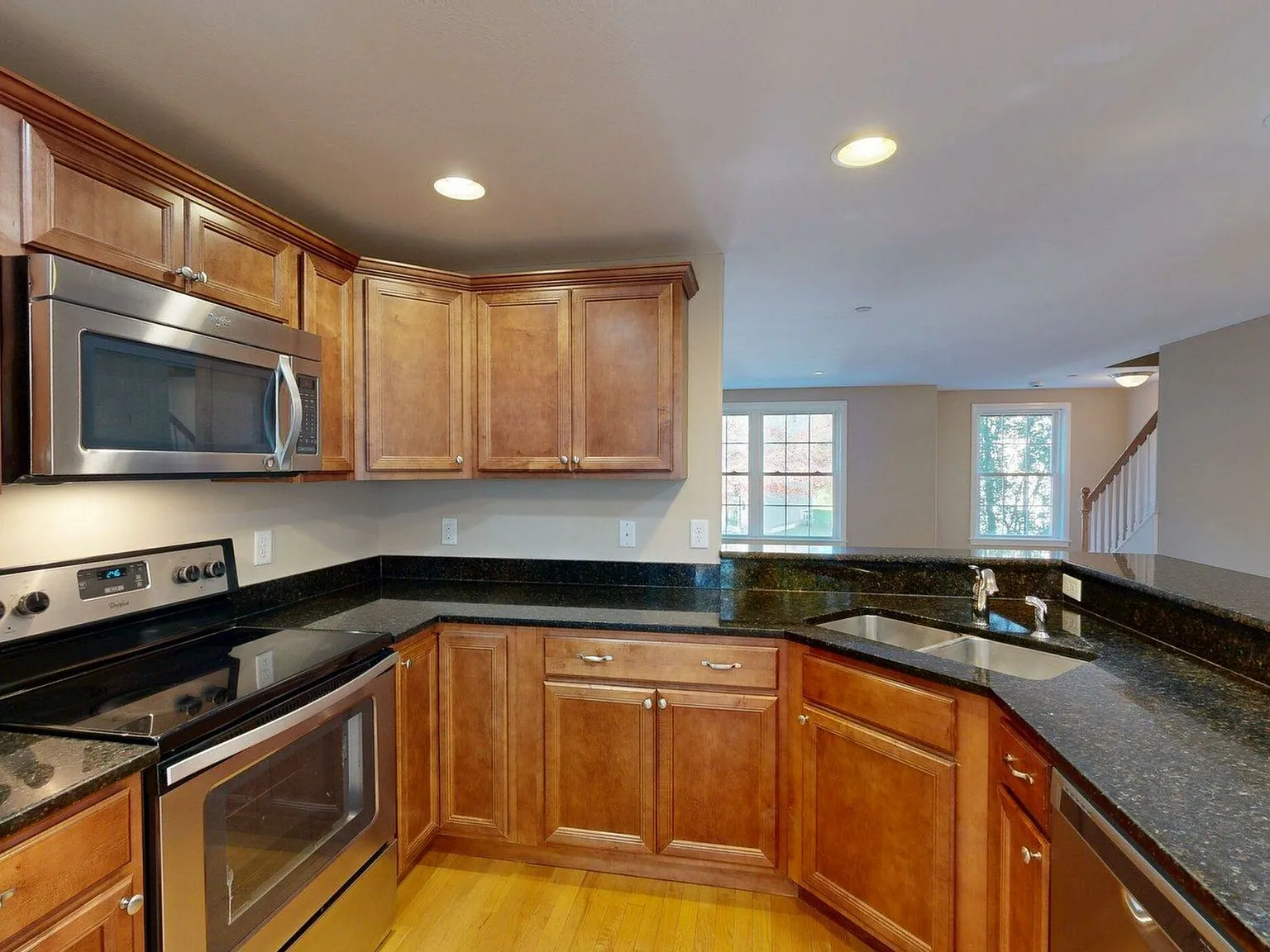 3 bed, 1.5 bath, 1500 sqft, $2,900 — Photo 4