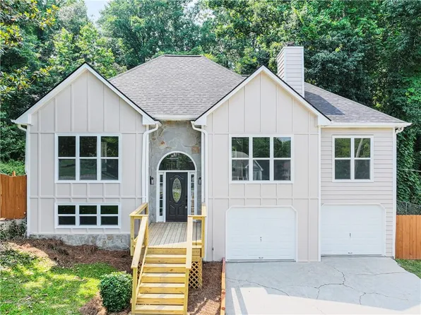 6213 Ivy Springs Dr, Flowery Branch, GA 30542