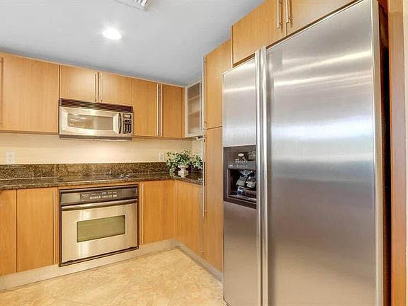 3rd image of 610 Clematis St APT 217