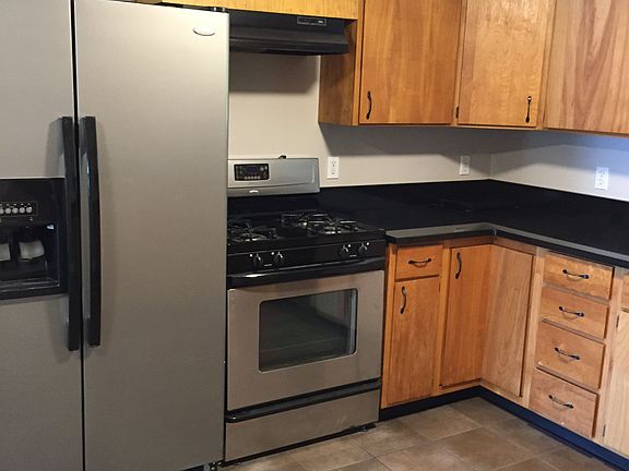 4th image of 402 Quince St NE