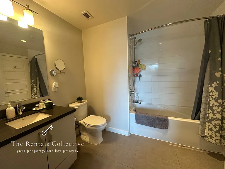 215 W 1st St #204 — Photo 4