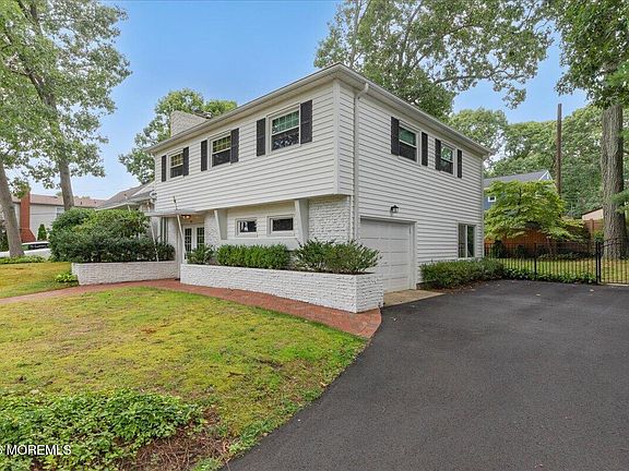 4th image of 627 S Riverside Drive
