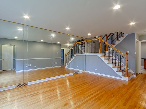 4th image of 234 Granville Ave