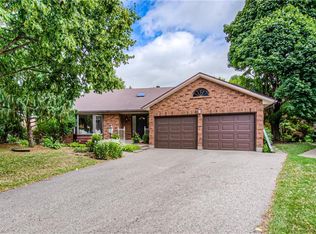 26 Dunnington Ct, Kitchener, ON N2A3M5