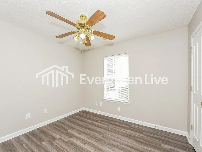 312 Red Barn Ct — Photo 9