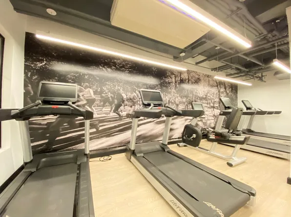 160 East 48th Street image 10 of 10