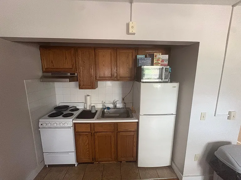 135 Chadwick St #12 — Photo 6