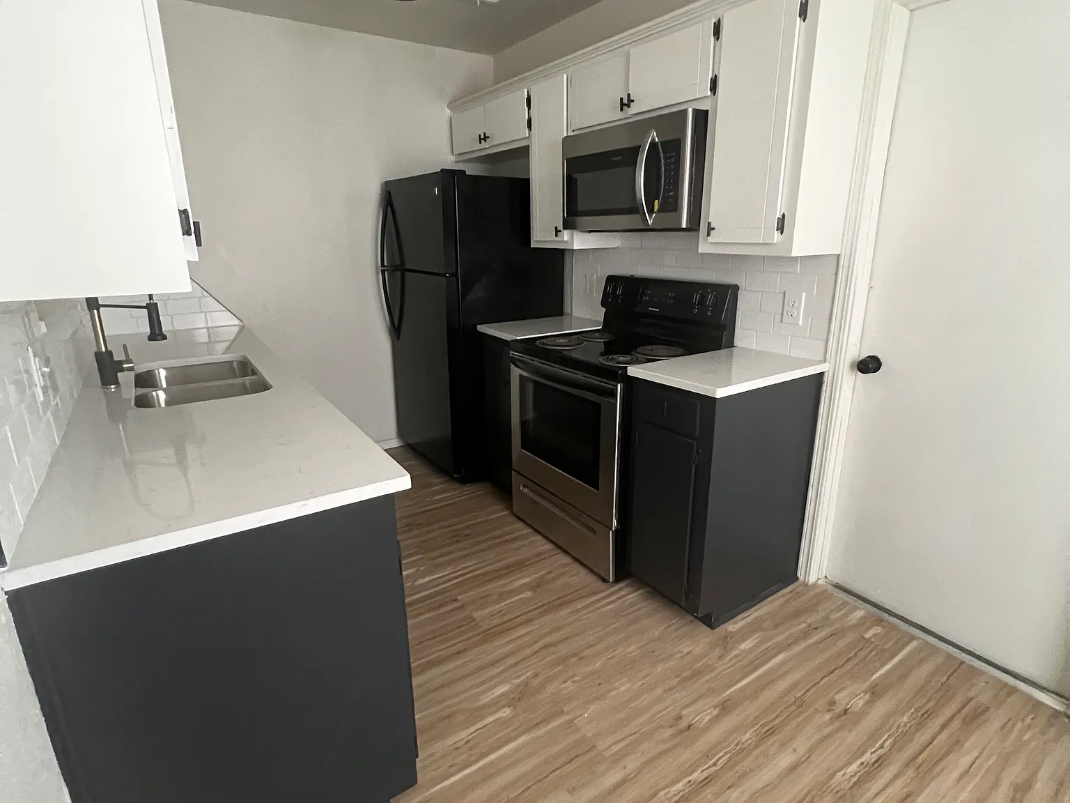 2 bed, 858 sqft, $1,100 — Photo 1