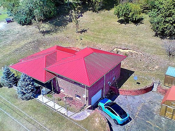 3rd image of 201 Hillcrest Dr