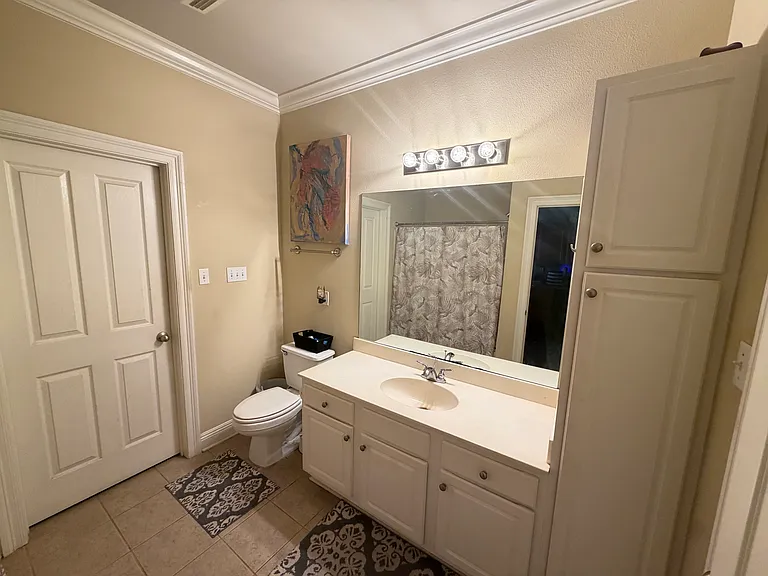 5192 Arlington Ln — Photo 2