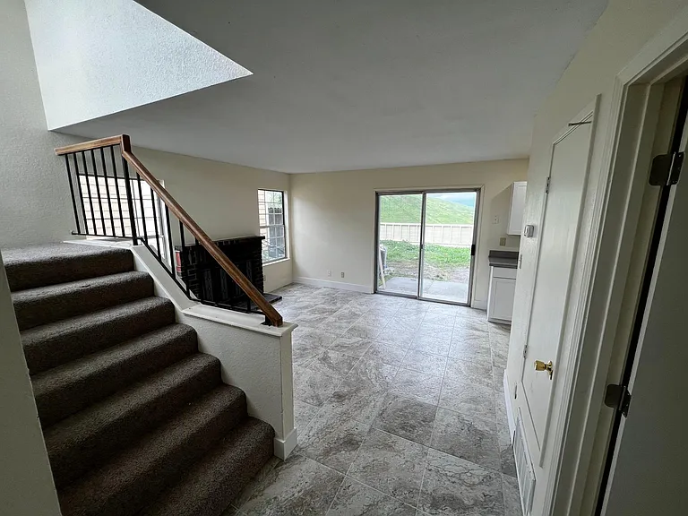 Leafwood Cir — Photo 7