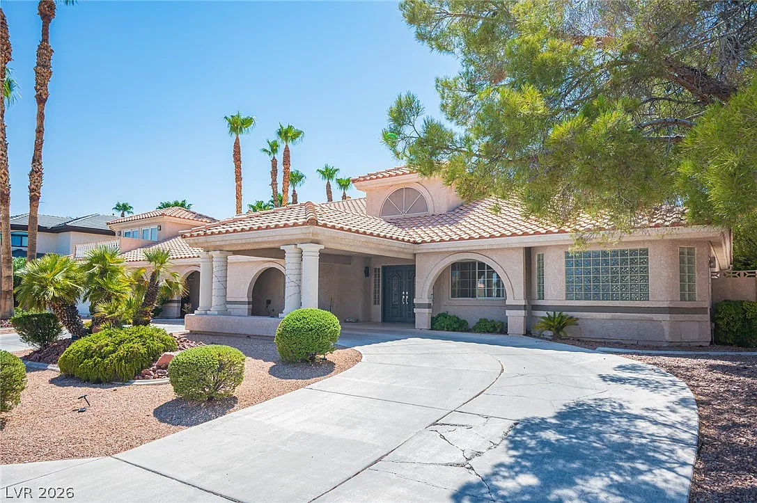 4 bed, 3.5 bath, 3921 sqft, $4,495 — Photo 4