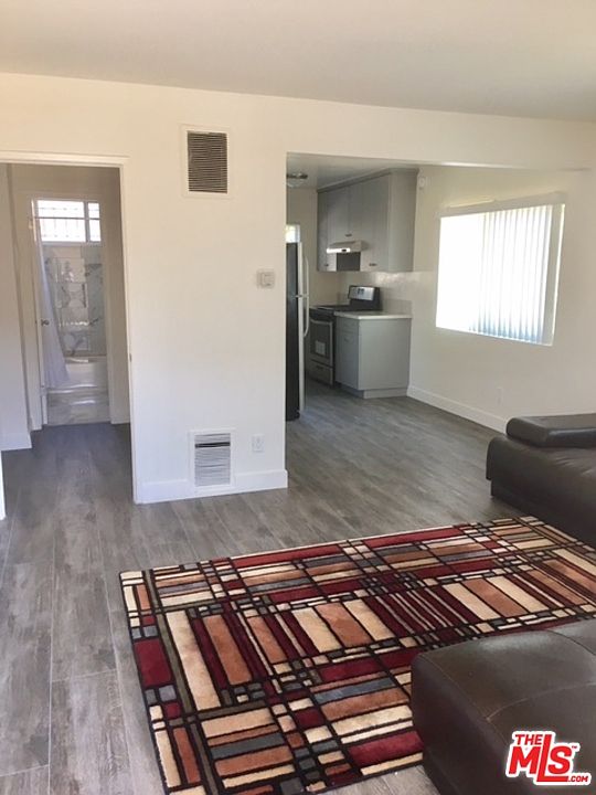 1st image of 1353 W 36th Pl #1