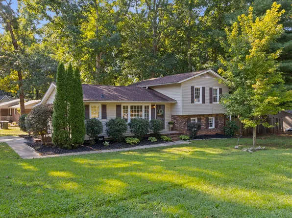 102 Branchview Ct, Simpsonville, SC 29680