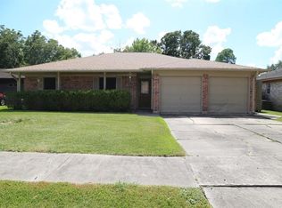 1827 Oaklawn St, Sugar Land, TX 77498