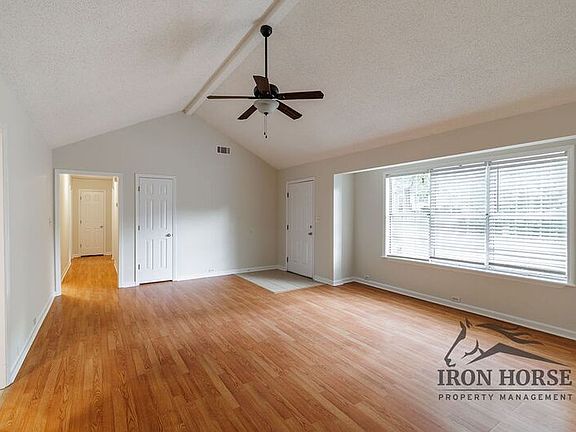 3rd image of 335 Oak Meadows Dr