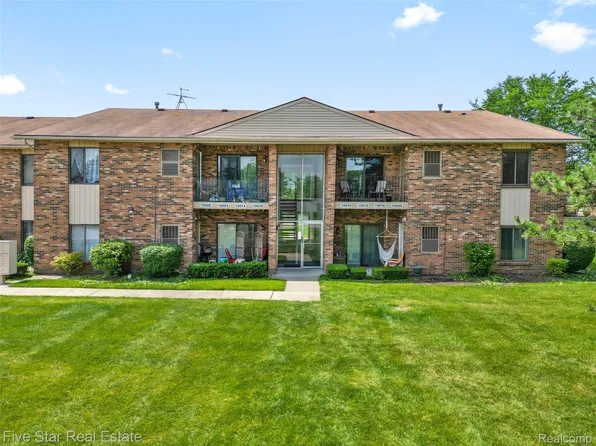 15012 Island Dr, Sterling Heights, MI 48313