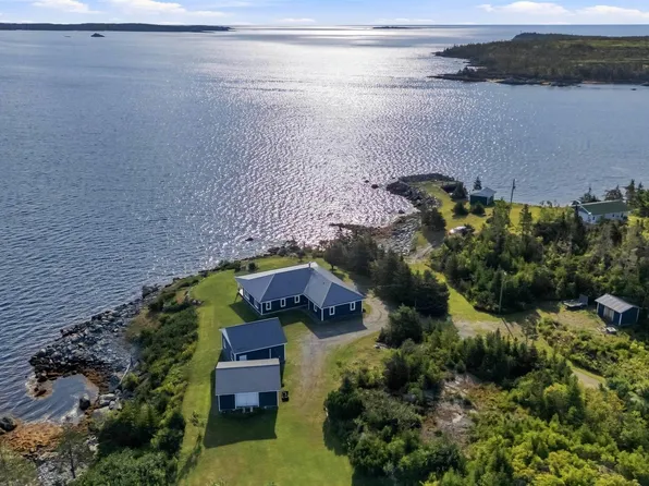 201 Southwest Cove Rd, Lake Charlotte, NS B0J 2C0