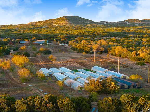 4th image of 13977 ranch road 2325