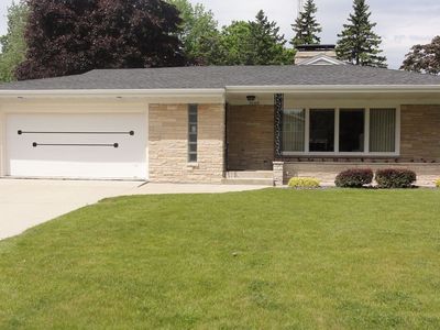 1048 W Crescent Dr, Manitowoc, WI, 54220