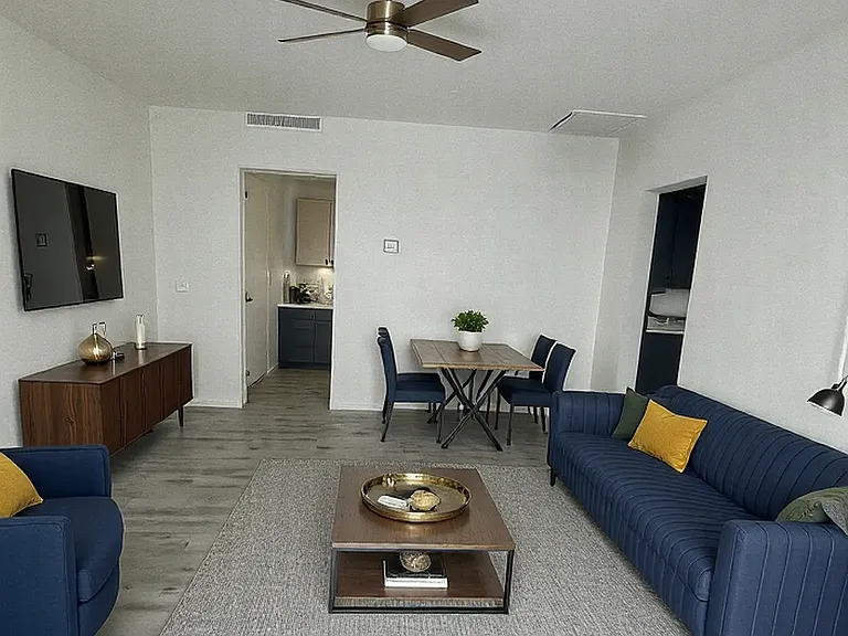 1723 Oak Knoll Dr #6 — Photo 3