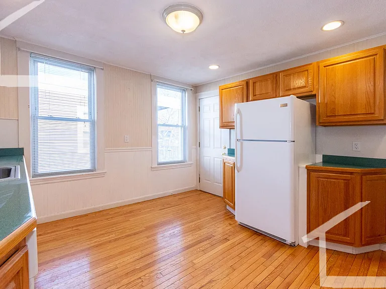 25 Fairbanks St #3 — Photo 1