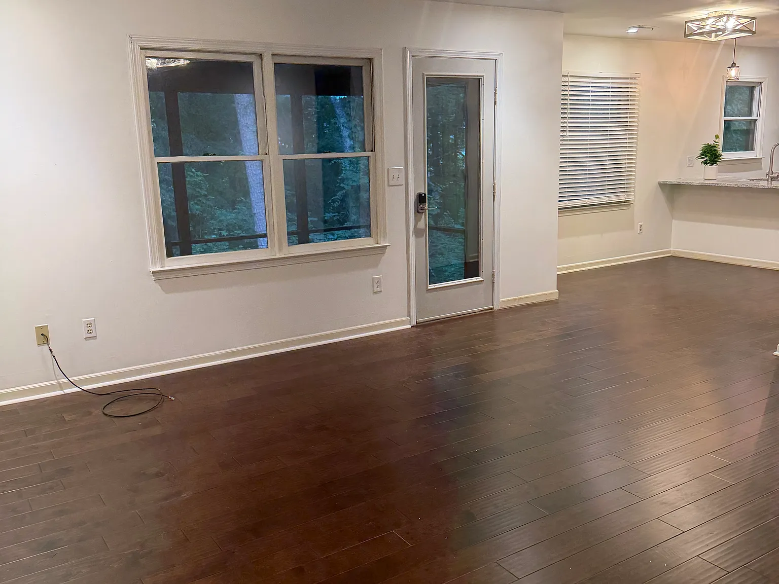 2 bed, 1150 sqft, $1,500 — Photo 2
