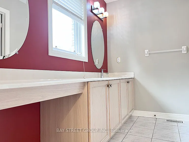 49 Forester Cres — Photo 23