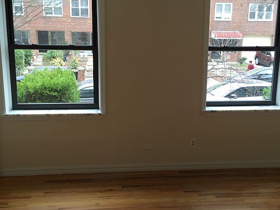 3rd image of 2460 28th St APT 1A