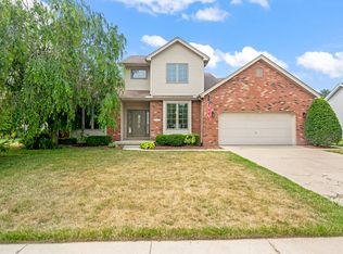 2045 Cheyenne Trl, Columbus, IN 47203