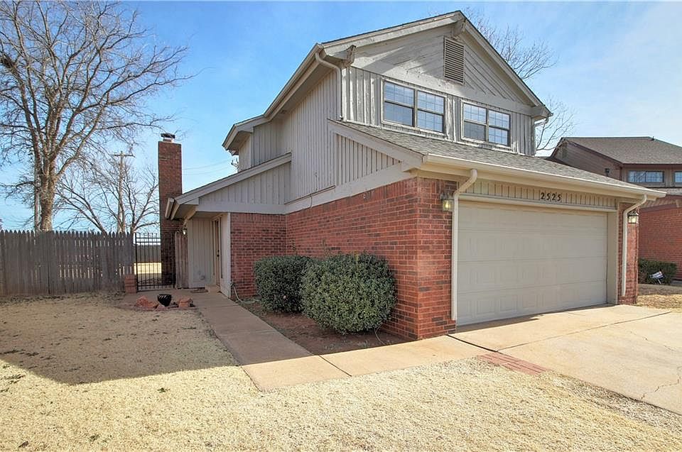 1st image of 2525 Lynn Ln