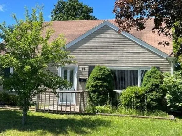 19 Violet Ave, Hicksville, NY 11801
