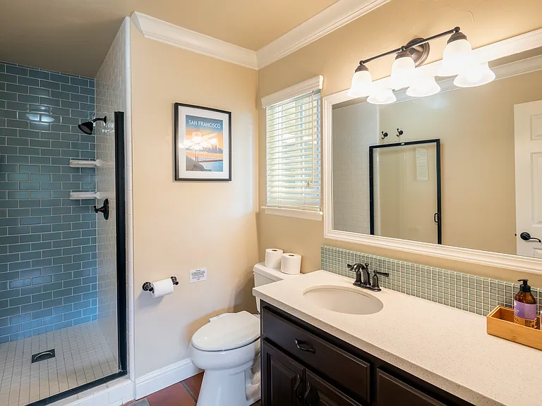 6519 N Mariposa St — Photo 50