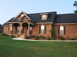 607 River Birch Dr, Plantersville, AL 36067