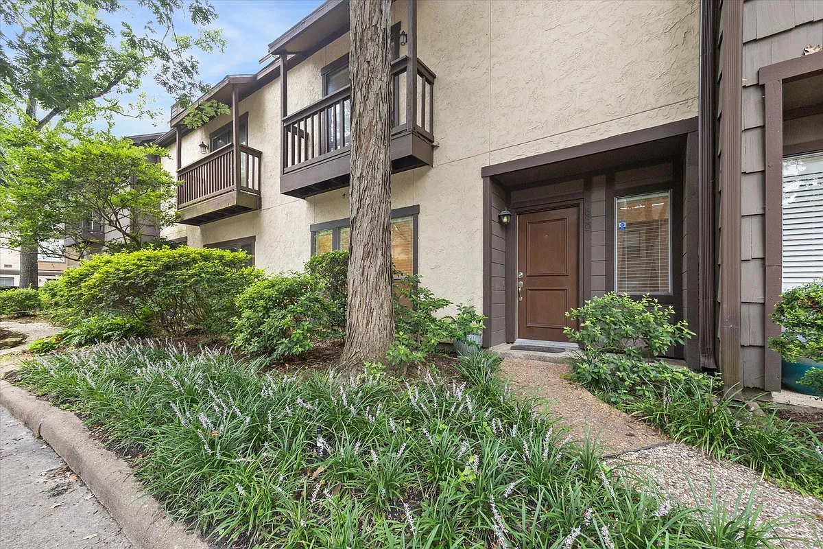Building Photo - 11711 Memorial Dr #639