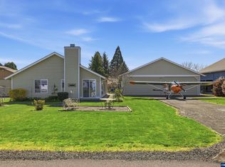834 Cessna St, Independence, OR 97351