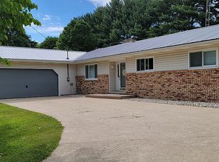 135 Parker Ct, Hudson, MI 49247