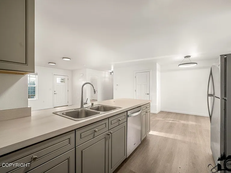 1635 S Pollywog Pl — Photo 6