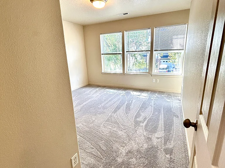 Light, bright secondary bedroom