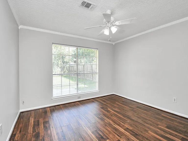 315 Muirwood Ln — Photo 18