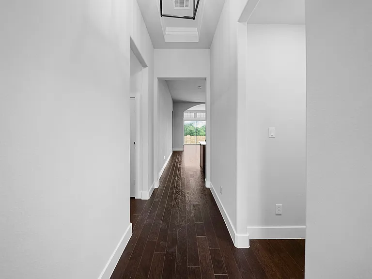 925 Baybrook Ln — Photo 5