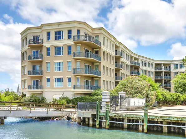 2 Wharfside St APT 2D, Charleston, SC 29401