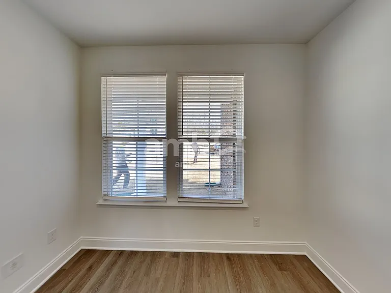 205 Marin Dr — Photo 32